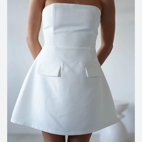 Dresses & Skirts - Strapless White A-Line Mini Dress